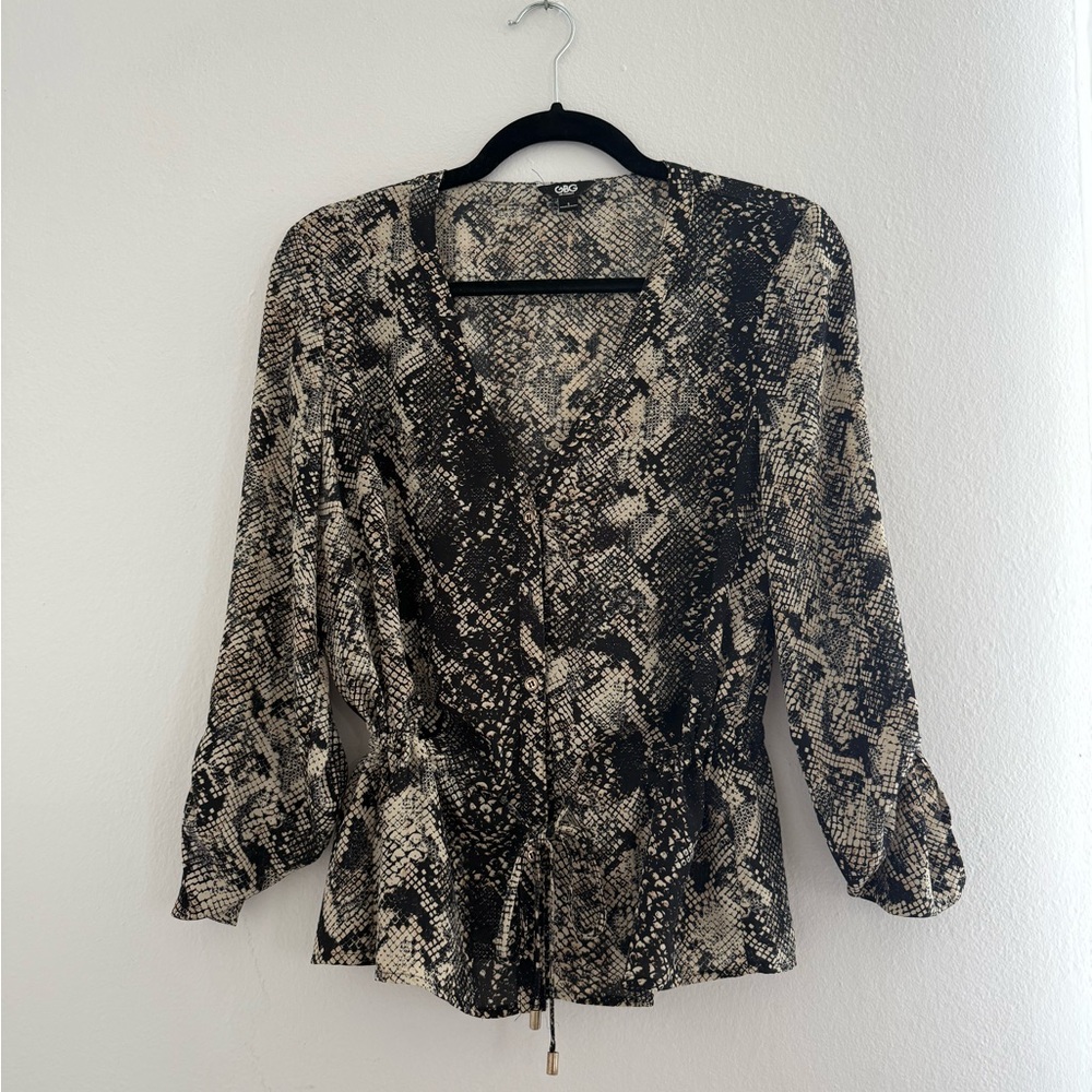 GBG Los Angeles Gray Wrap Blouse with Tie Front